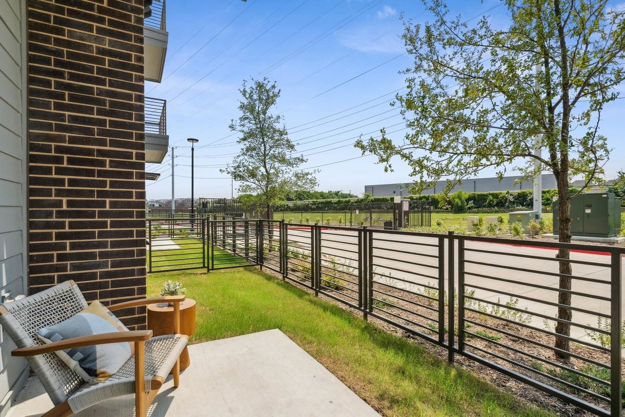 100 W Interstate Highway 635 - Photo 5 of 8