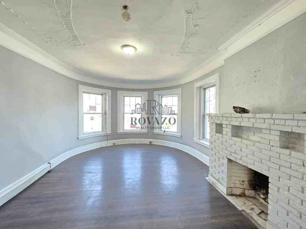 128 3rd Ave #2C - Photo 3 of 6