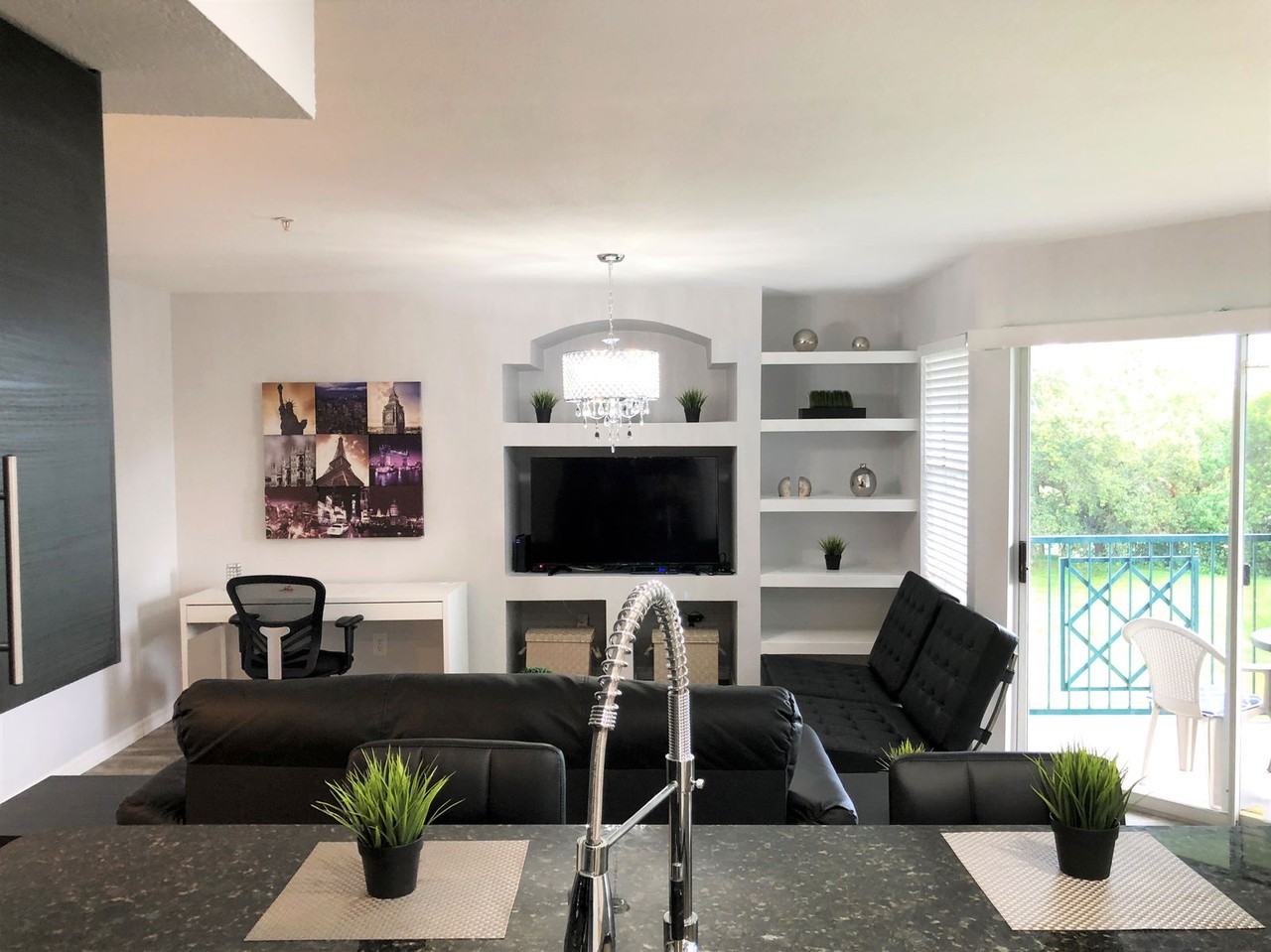 7220 Westpointe Blvd - Photo 5 of 8