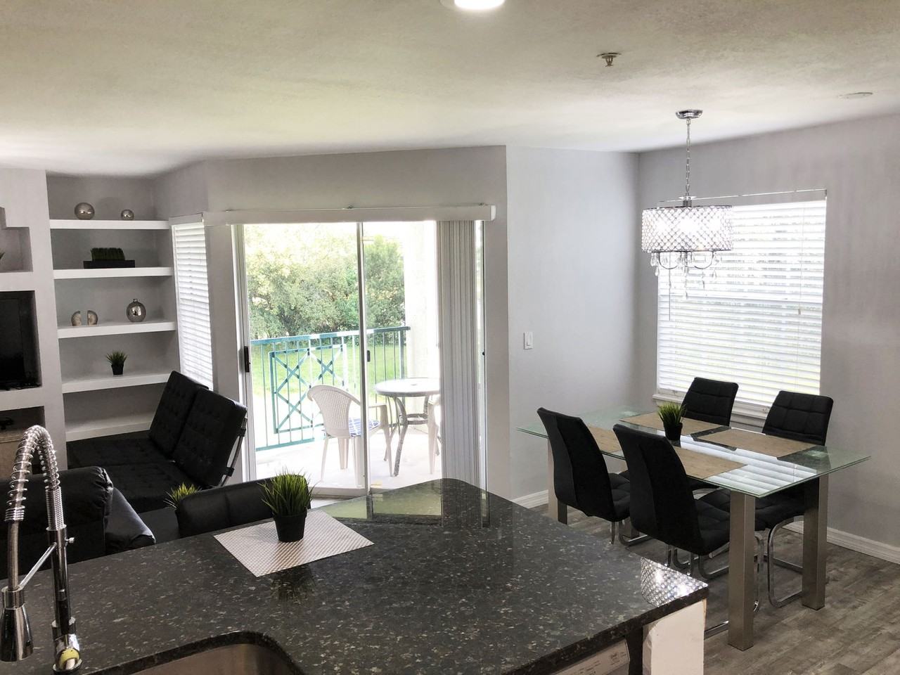 7220 Westpointe Blvd - Photo 6 of 8