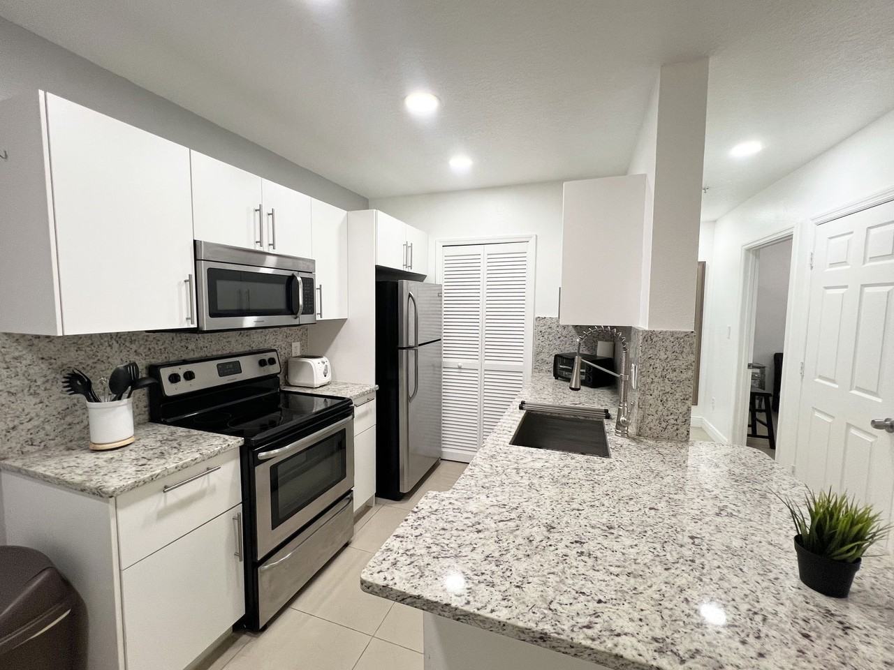 4368 S Kirkman Rd - Photo 6 of 8