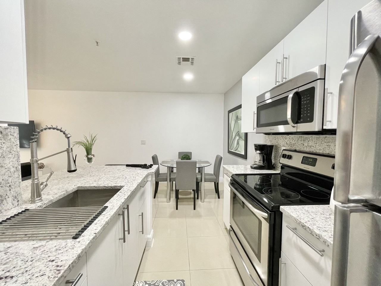 4368 S Kirkman Rd - Photo 7 of 8