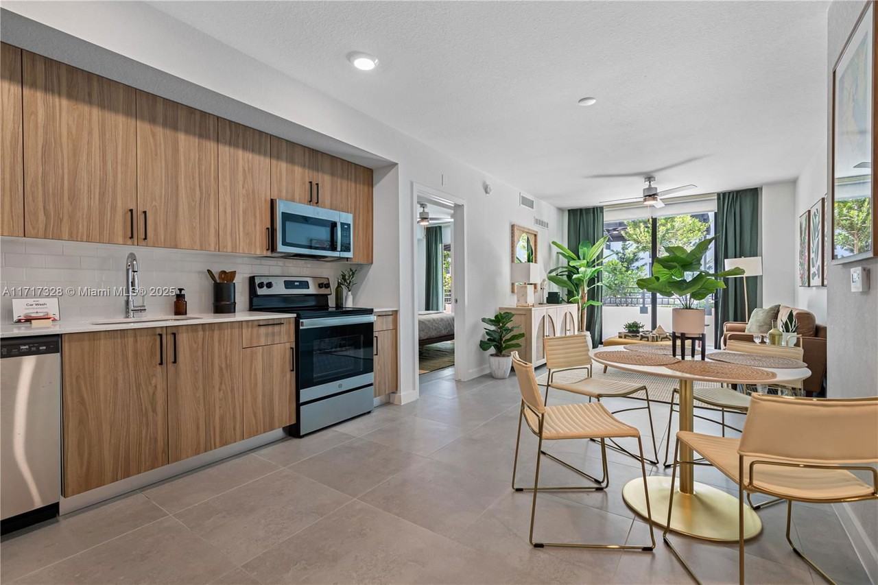 N Federal Hwy - Photo 2 of 8