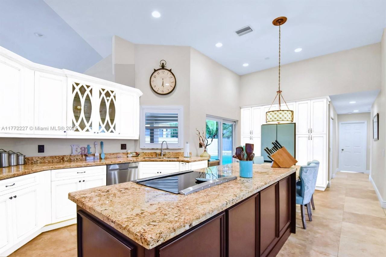 Verona Lake Dr - Photo 4 of 8