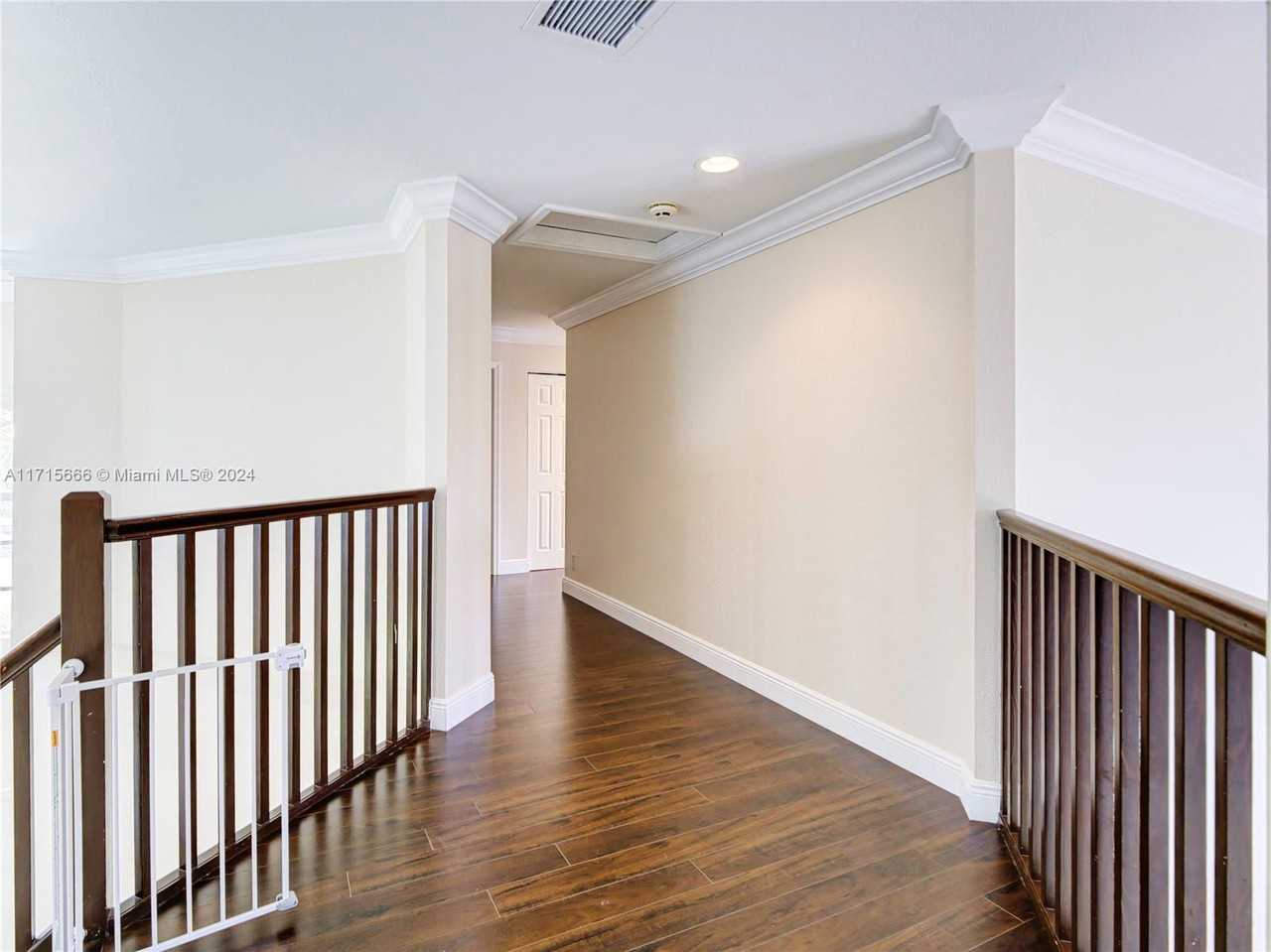 13484 Nw 13th St - Photo 4 of 8