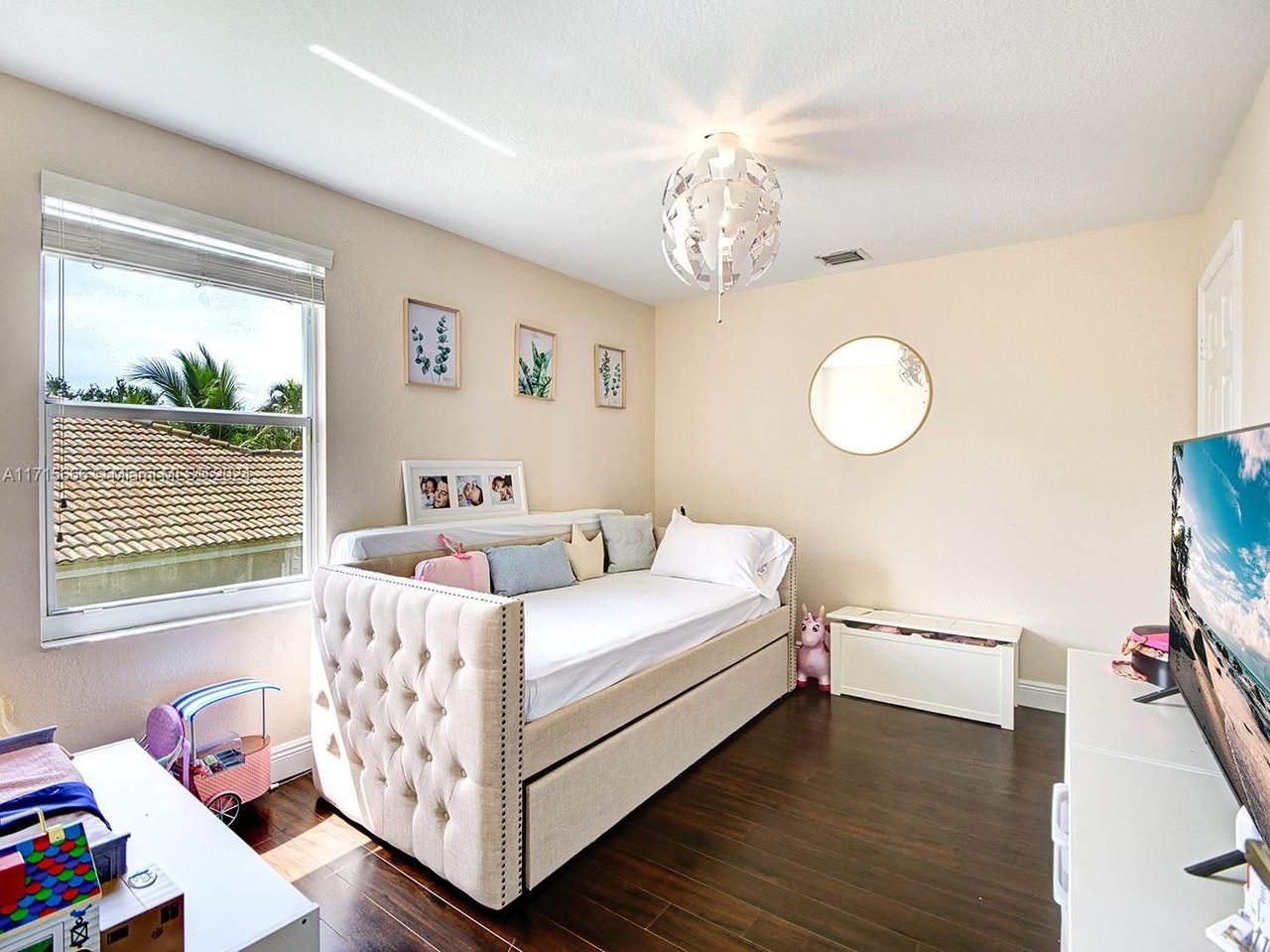 13484 Nw 13th St - Photo 5 of 8