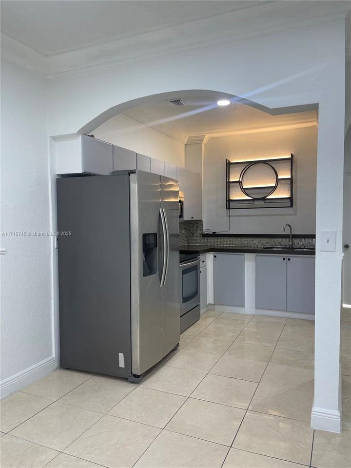 Nw 177th St #101 - Photo 4 of 8