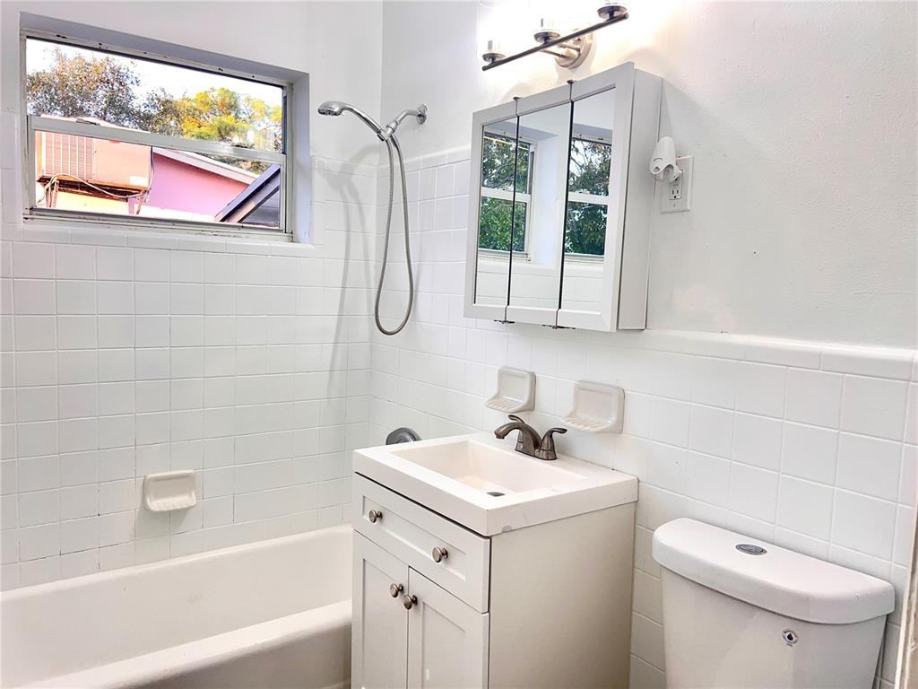 651 Sw 28th Dr - Photo 4 of 8