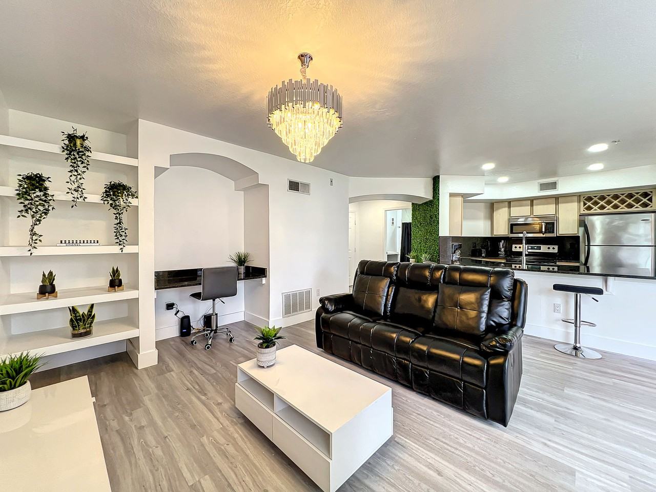 7300 Westpointe Blvd #712 - Photo 2 of 8