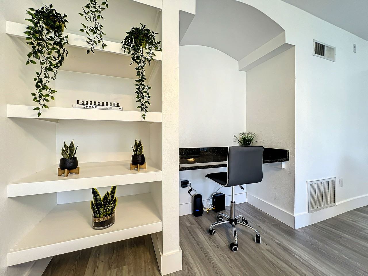 7300 Westpointe Blvd #712 - Photo 3 of 8