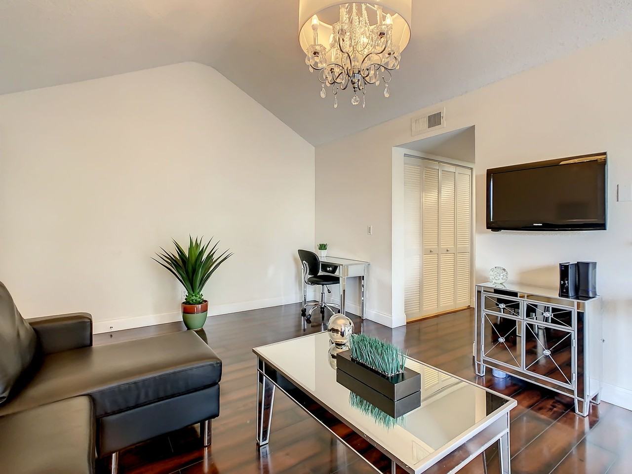 Westwood Blvd #933 - Photo 3 of 8