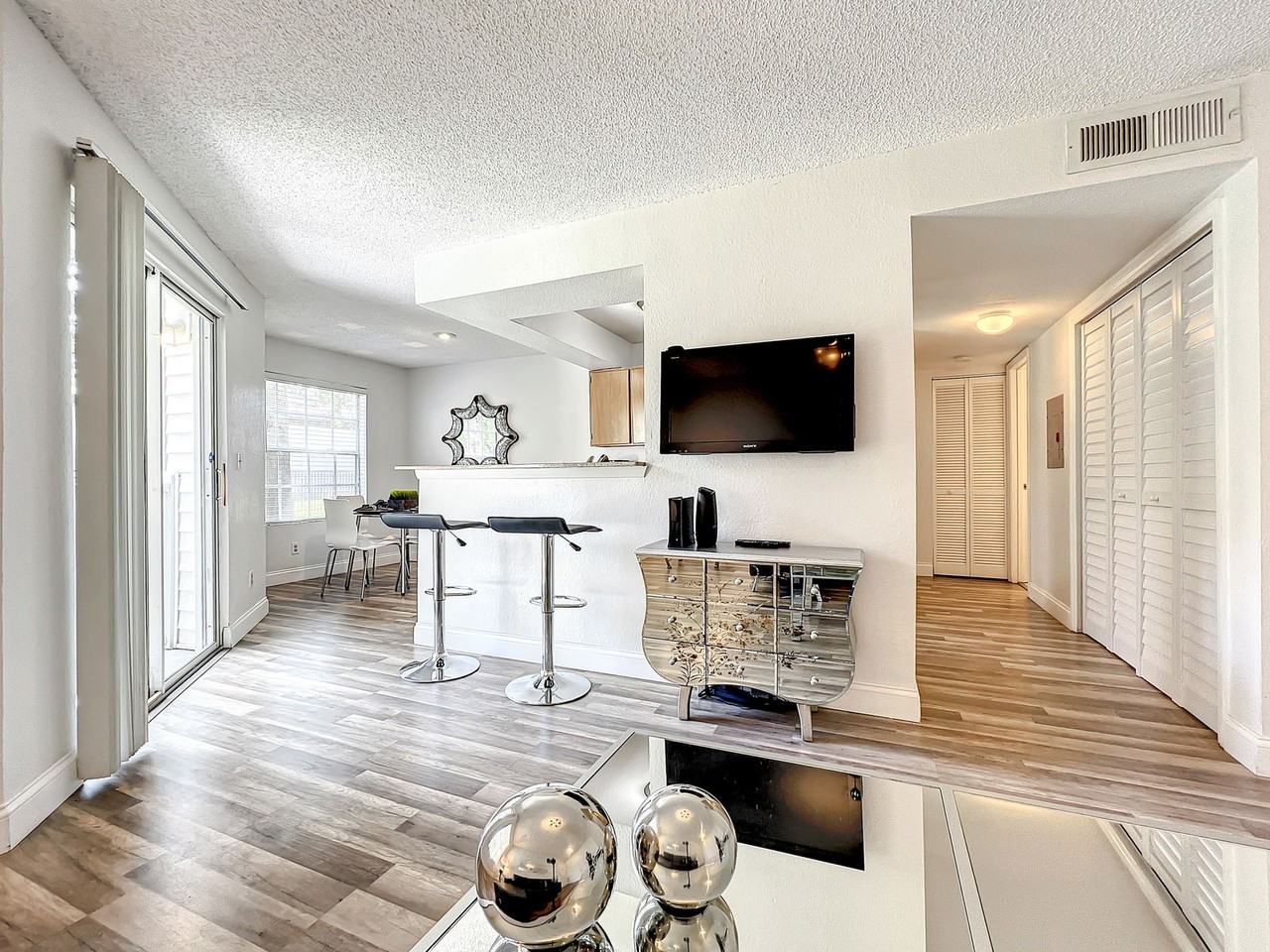 Westwood Blvd #1514 - Photo 5 of 8