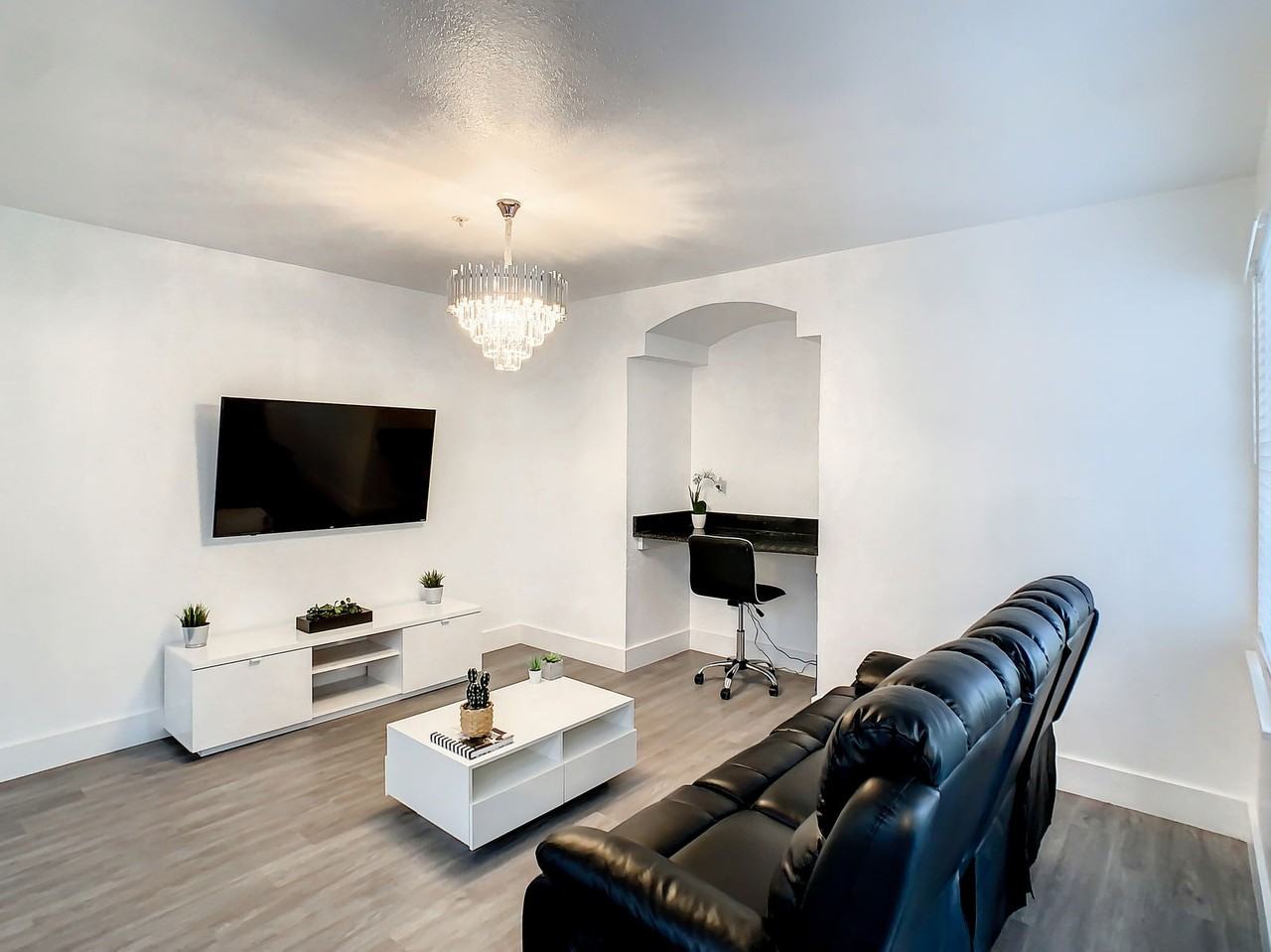 Westpointe Blvd - Photo 2 of 8