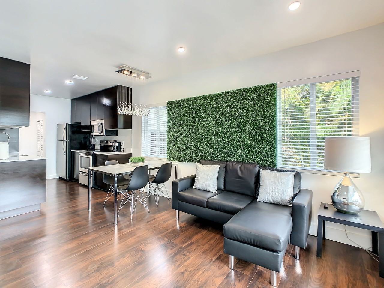 Sw 36th Ave #A - Photo 2 of 8