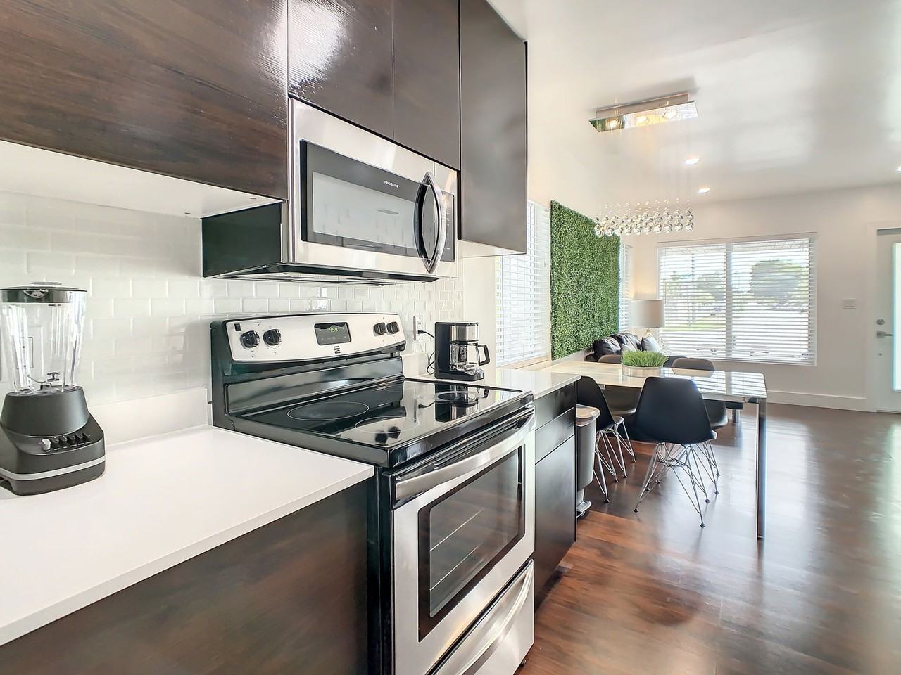 Sw 36th Ave #A - Photo 5 of 8