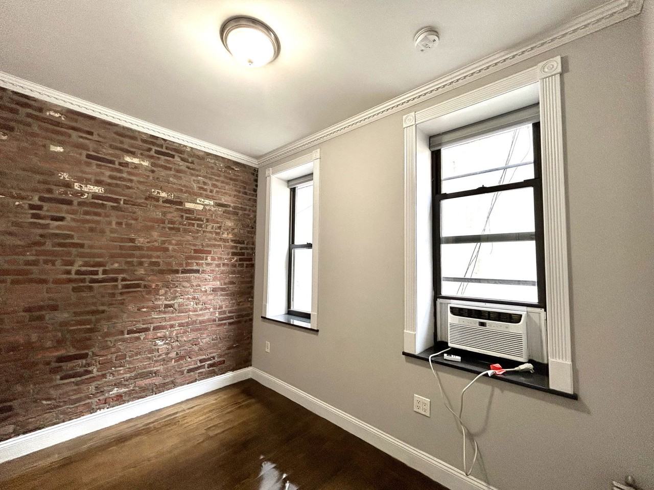 336 E 18th St - Photo 4 of 8