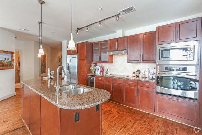 Mckinney St #OPP1 - Photo 2 of 8