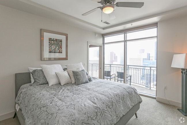 Mckinney St #OPP1 - Photo 7 of 8