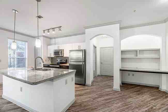 Lakes At 610 Dr - Photo 2 of 8