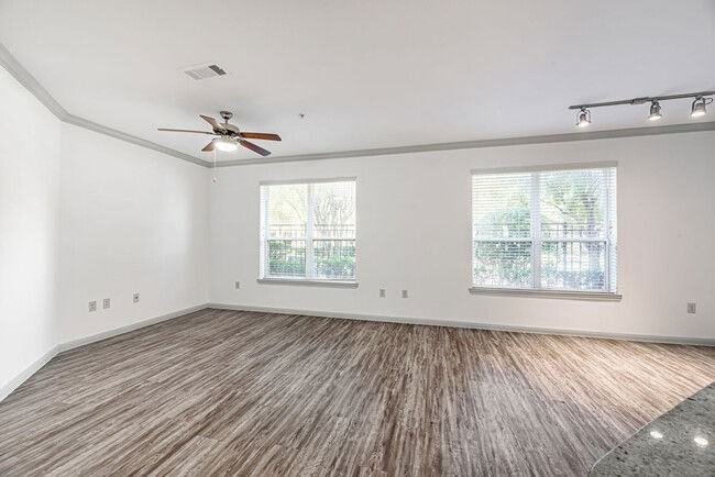 Lakes At 610 Dr - Photo 6 of 8