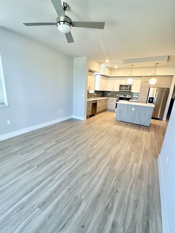 6500 N Andrews Ave - Photo 3 of 8