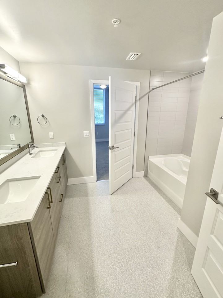 6500 N Andrews Ave - Photo 5 of 8