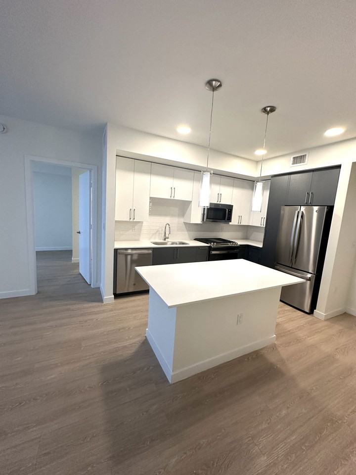 19401 W Dixie Hwy #303 - Photo 2 of 8