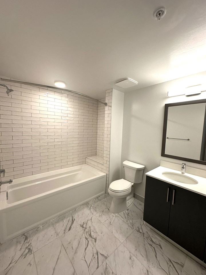 19401 W Dixie Hwy #303 - Photo 7 of 8