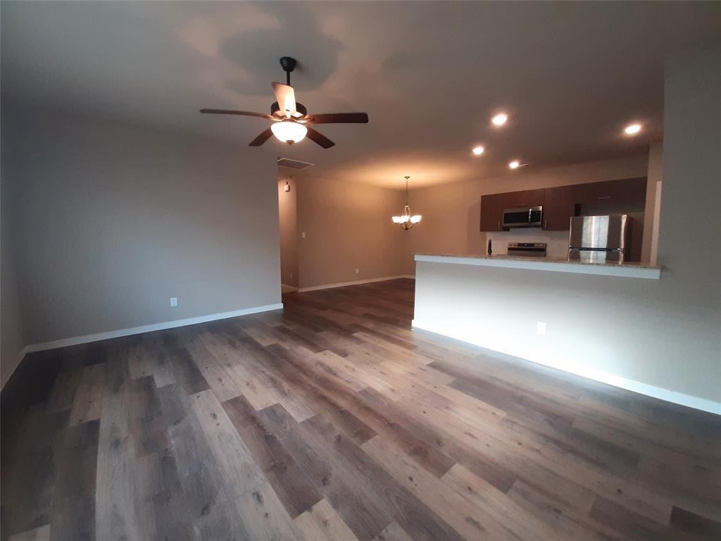 9733 Grosbeak Ln - Photo 3 of 8