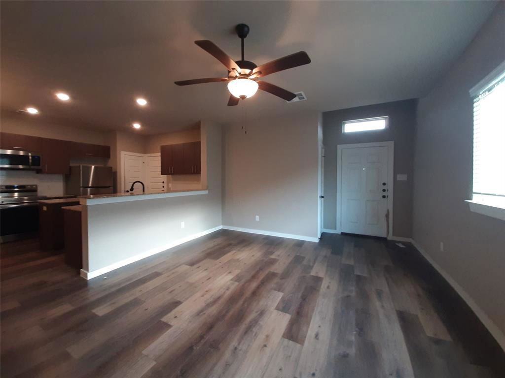 9733 Grosbeak Ln - Photo 4 of 8