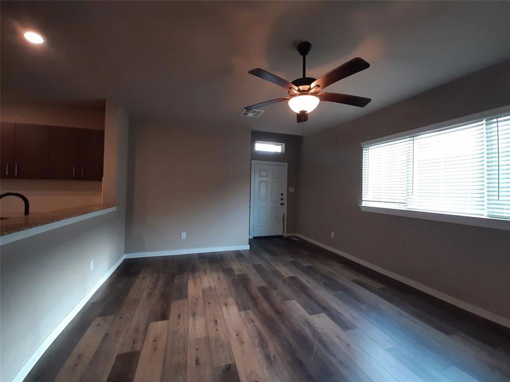 9733 Grosbeak Ln - Photo 5 of 8