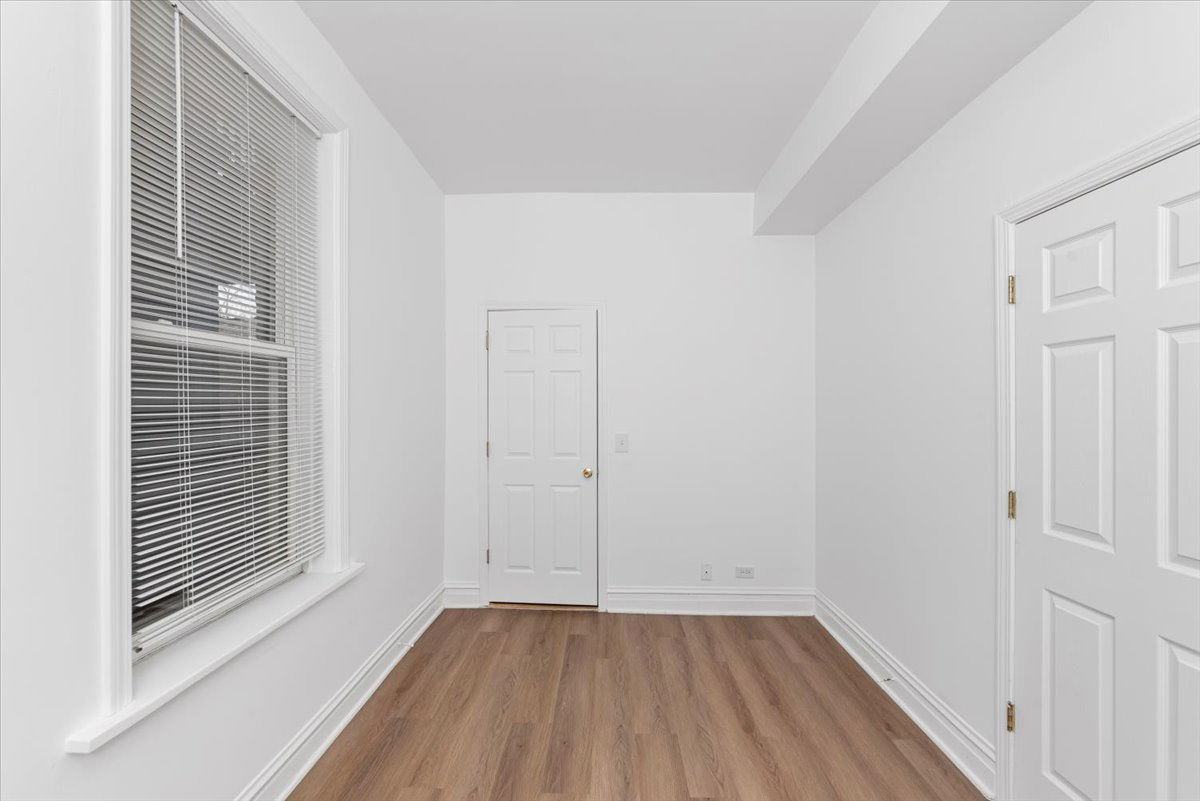 2350 West Charleston Street #3R - Photo 5 of 8