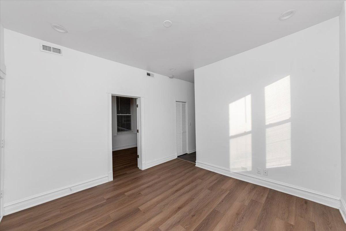 2350 West Charleston Street #3R - Photo 6 of 8