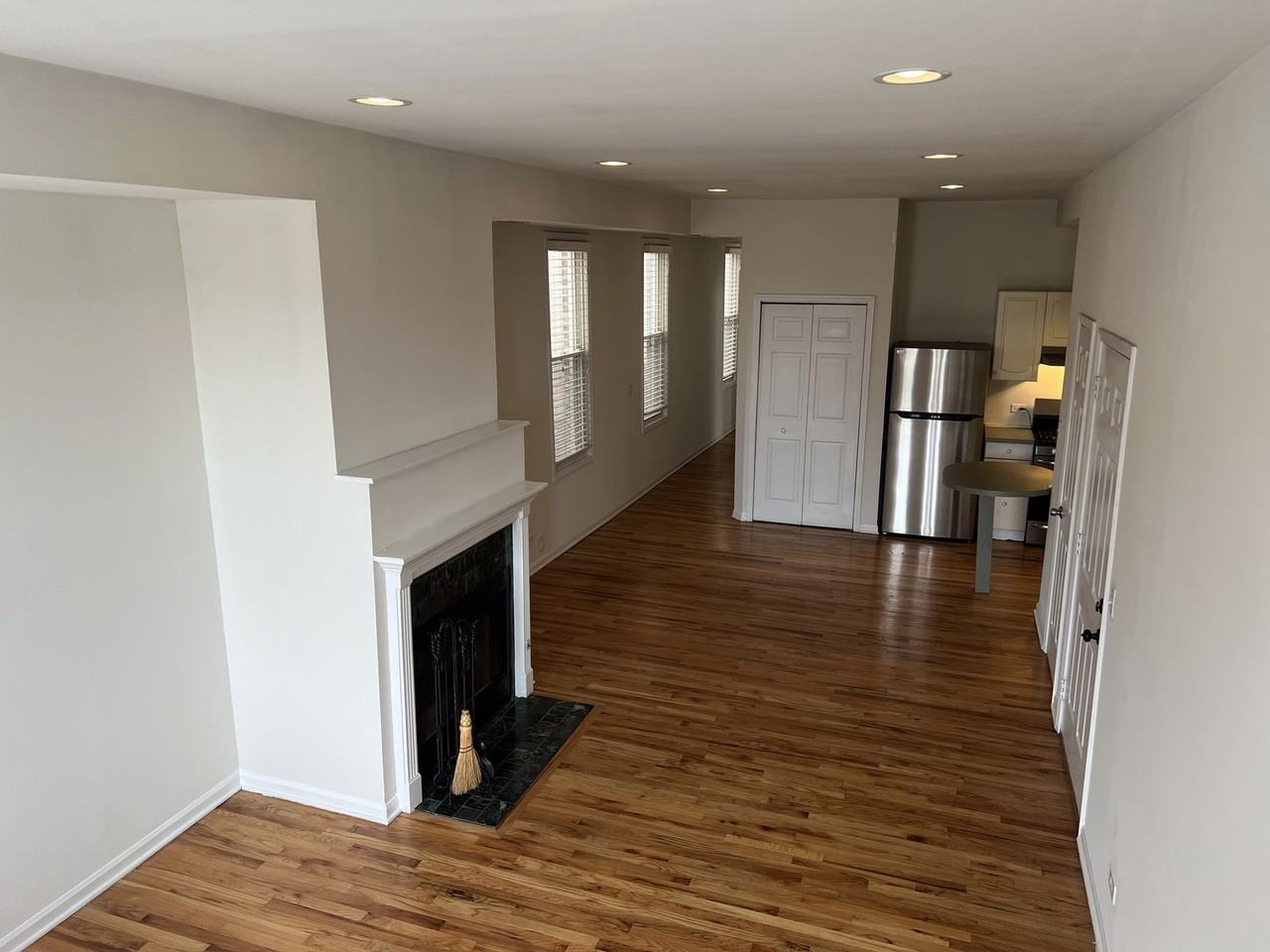 900 N Ashland Ave #3 - Photo 5 of 8