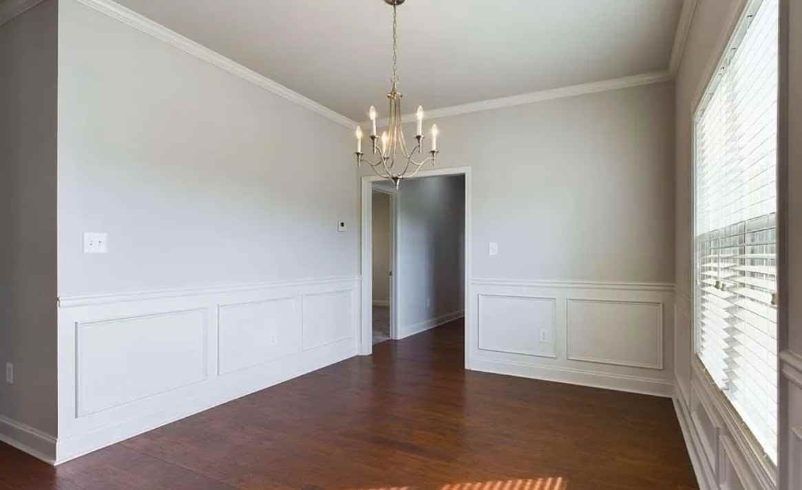 1054 Market St - Photo 3 of 8