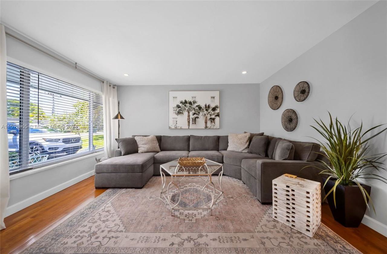 1421 Ne 41st St - Photo 6 of 8