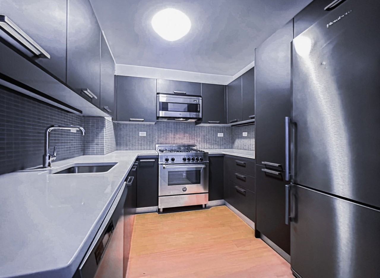 222 E 39th St #9BB - Photo 2 of 8