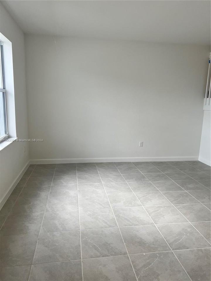 Sw 232nd Ln - Photo 7 of 8