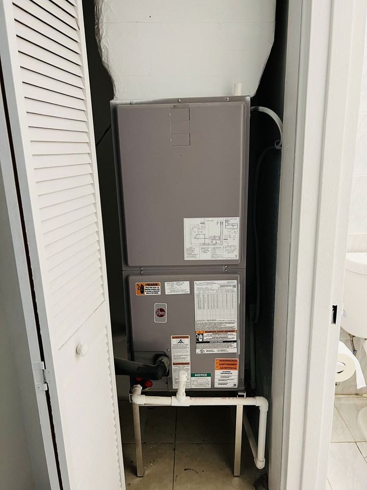 2335 West Bunche Park Drive - Photo 5 of 8