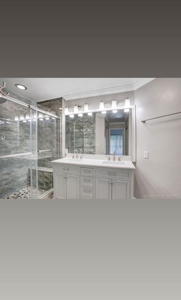 6760 N Pine Island Rd - Photo 6 of 8