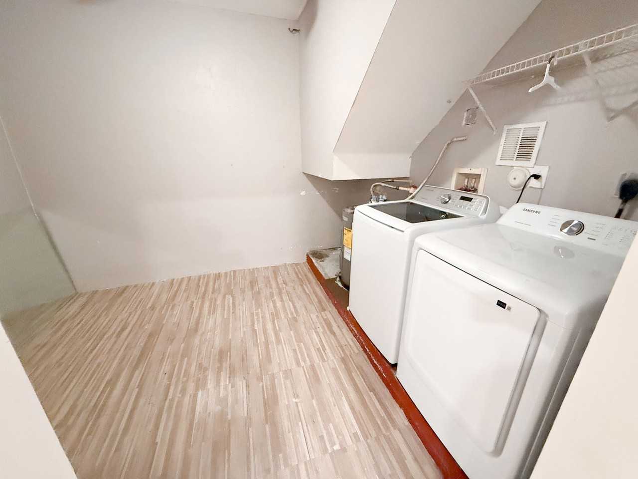 4102 Ne 26th St - Photo 5 of 8