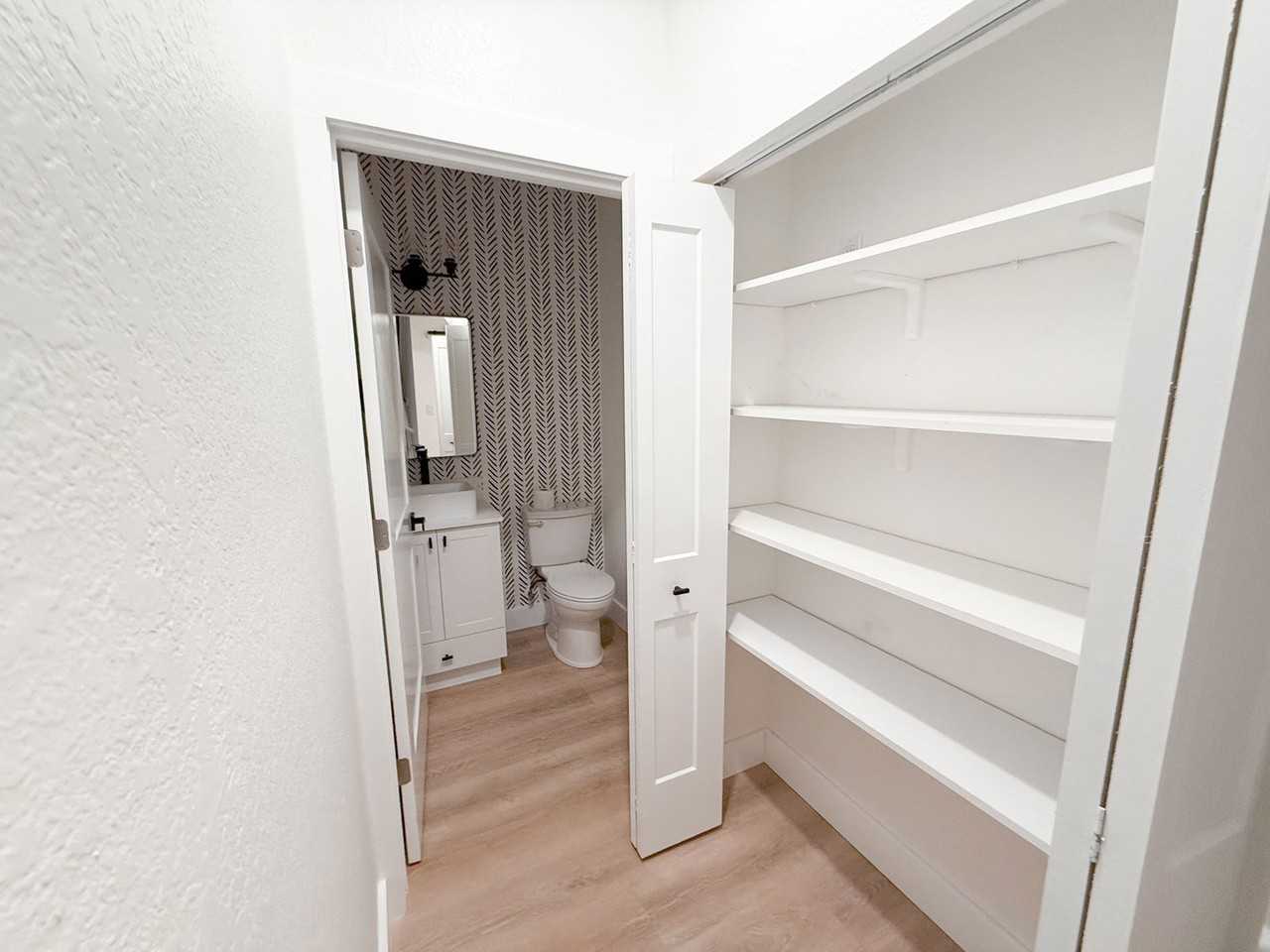 4102 Ne 26th St - Photo 6 of 8