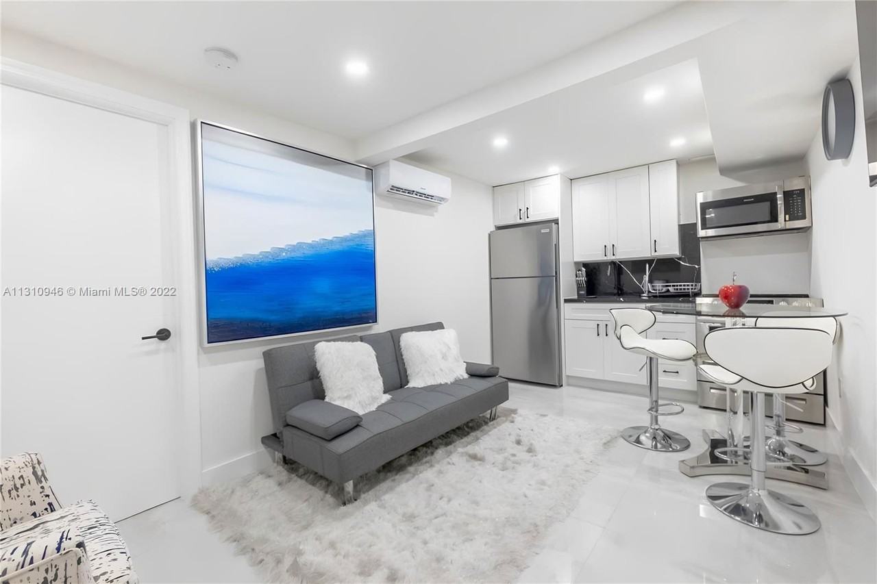 52 Ne 47th St #1 - Photo 2 of 6