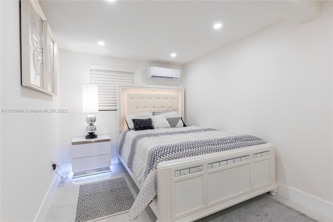 52 Ne 47th St #1 - Photo 5 of 6