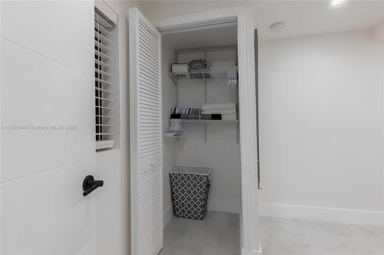 52 Ne 47th St #1 - Photo 6 of 6