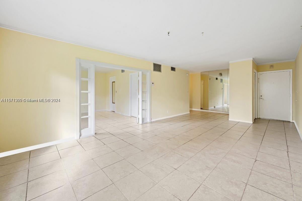 125 Ne 19th Ct - Photo 2 of 8