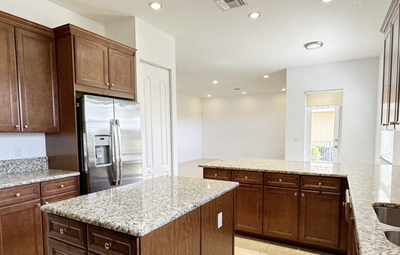 8571 Lakeside Bnd - Photo 4 of 8