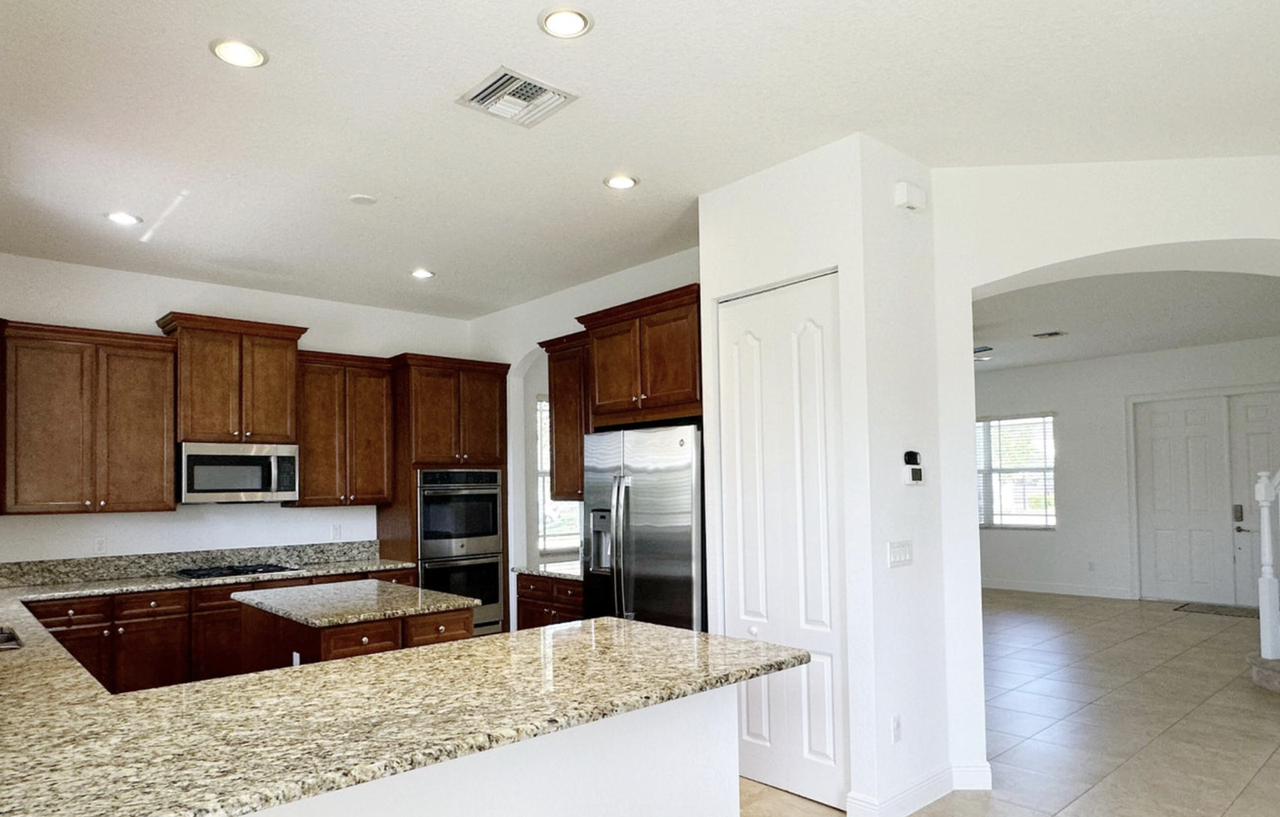 8571 Lakeside Bnd - Photo 6 of 8