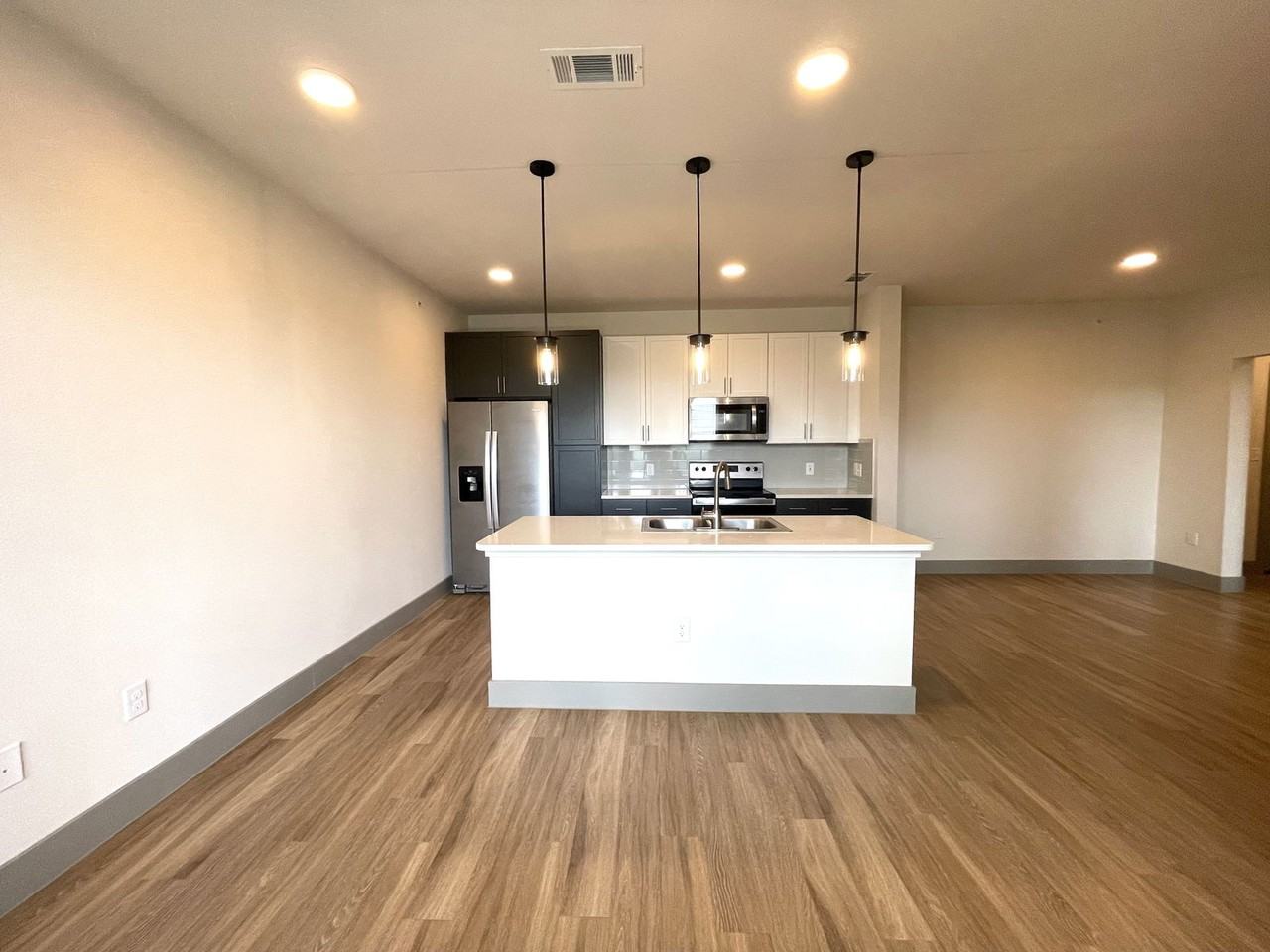 705 704 East Olympic Drive #3134 - Photo 2 of 8