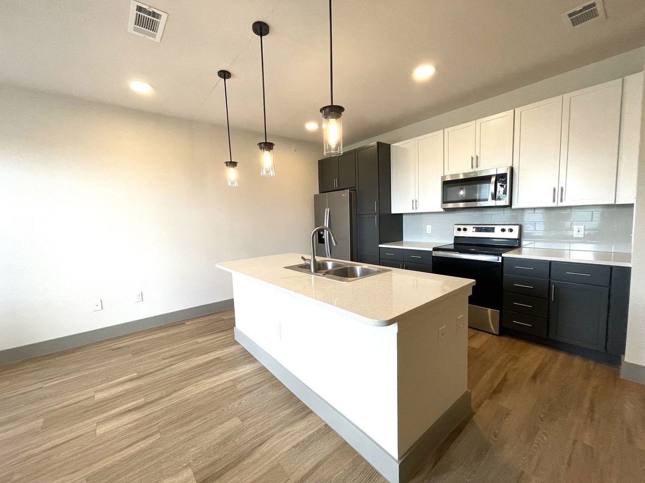 705 704 East Olympic Drive #3134 - Photo 3 of 8